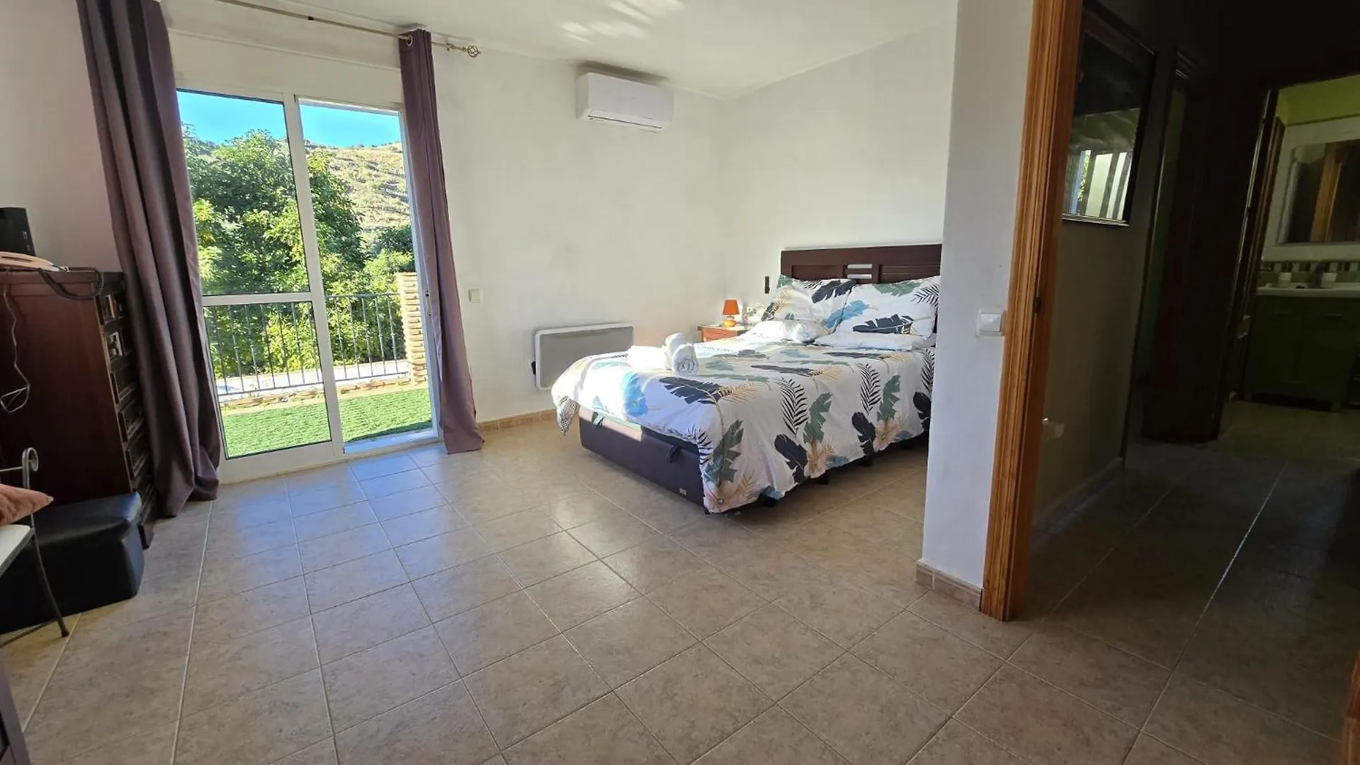 Casa Luis Villa Vinuela 0*,