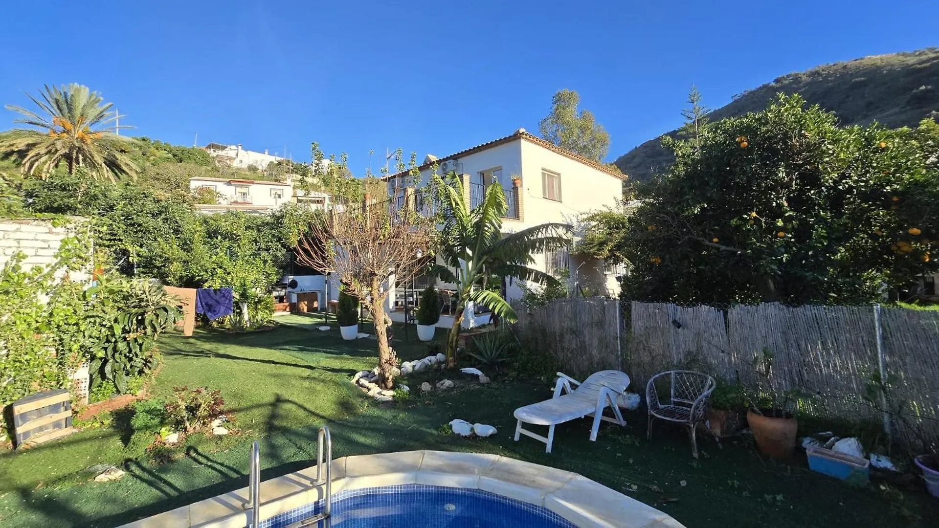 Casa Luis Villa Vinuela