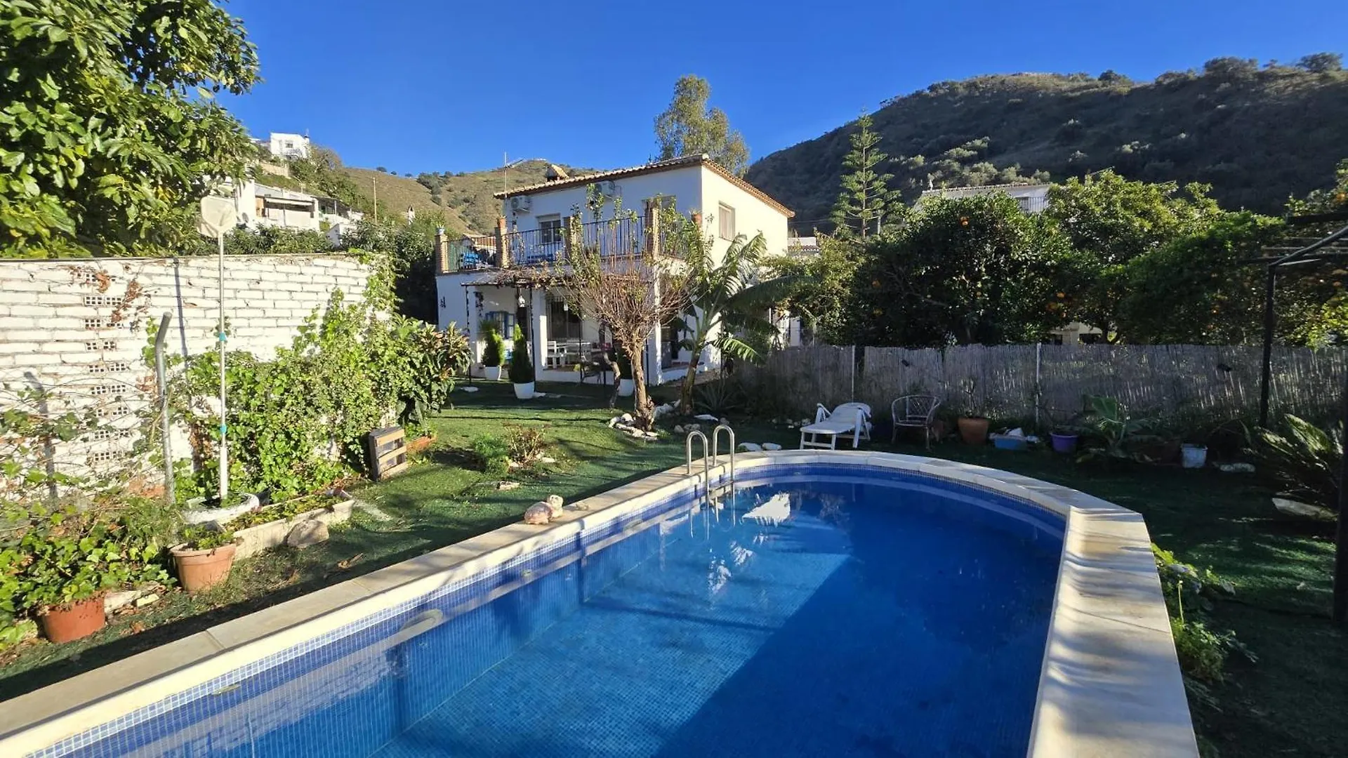 Casa Luis Villa Vinuela Spain